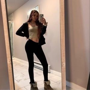 Meet your Posher, Casey